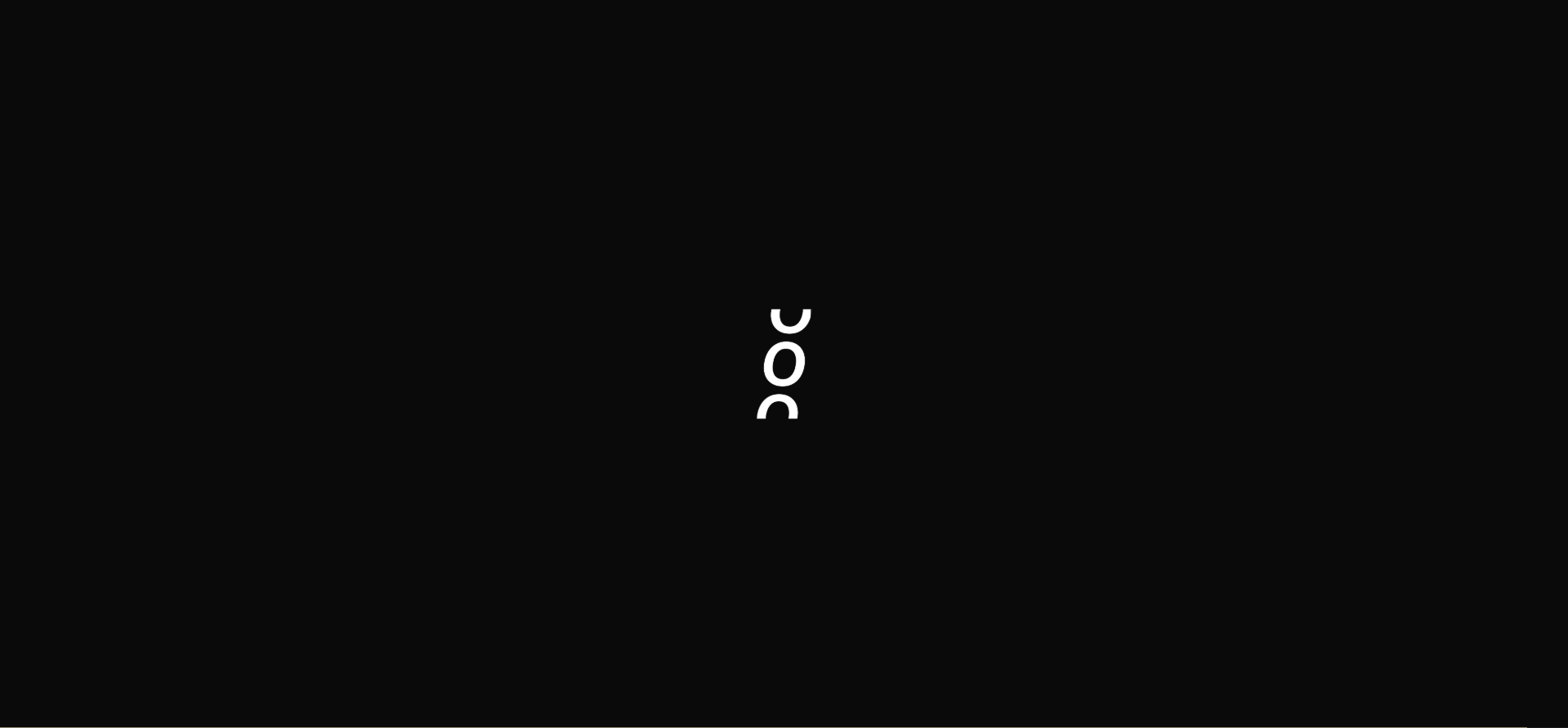 Website Crombruggen — handgeschreven logo gecentreerd op zwart met een scroll-hint